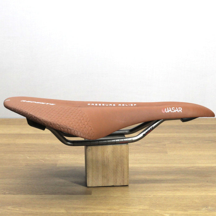 Repente Quasar Shot 304 Saddle - 140mm - Brown - 170G - NEW OEM