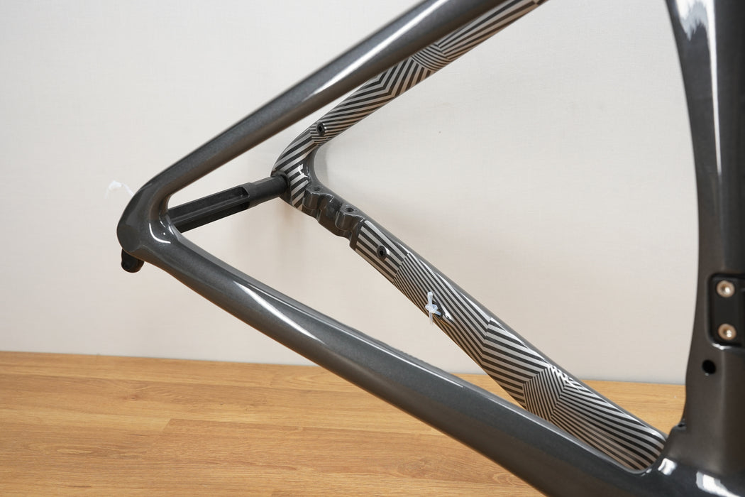Parlee RZ7 Base Frame - Platinum Gloss - L - NEW